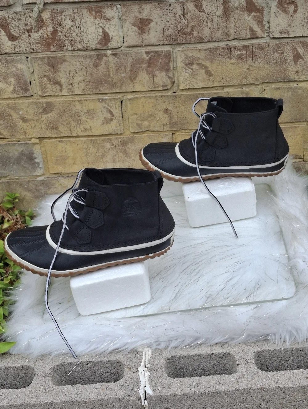 Sorel Out 'N About Leather Waterproof Black Lace-Up Ankle Boots   Women Size 7